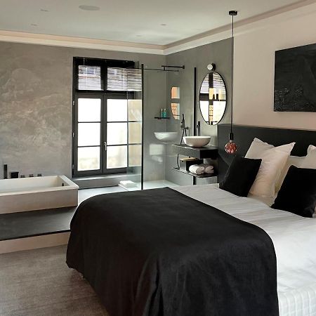 Ennea - Jacuzzi & Luxury Suites (Adults Only) Perpignan Exterior photo