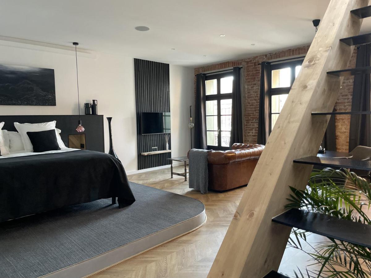 Ennea - Jacuzzi & Luxury Suites (Adults Only) Perpignan Exterior photo
