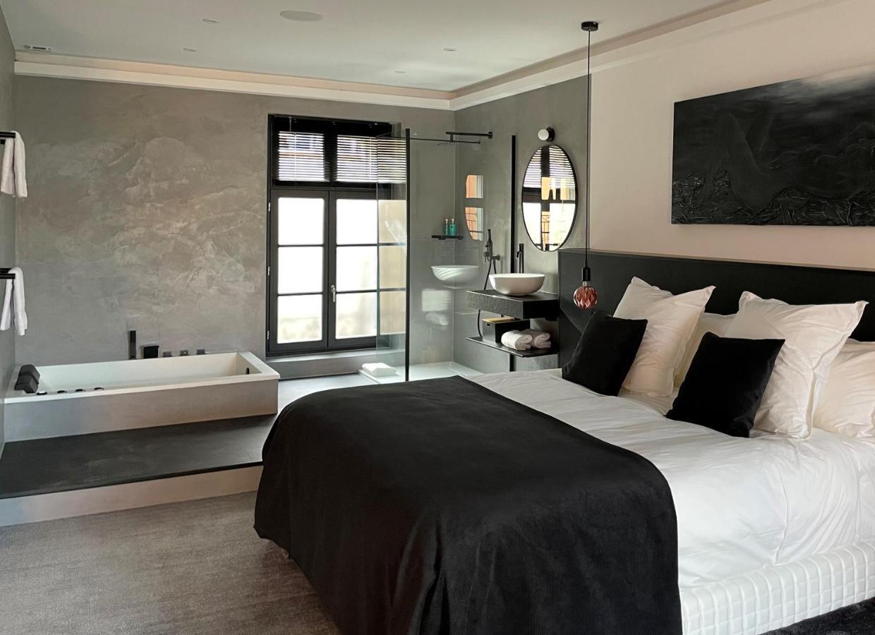 Ennea - Jacuzzi & Luxury Suites (Adults Only) Perpignan Exterior photo